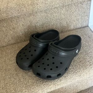 black crocs women - barely worn